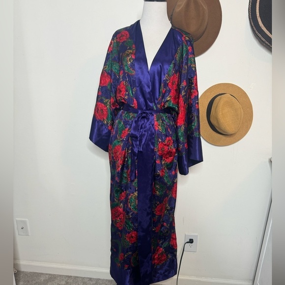 Vintage Victorias Secret Gold Label Purple Red Floral Robe Medium Large